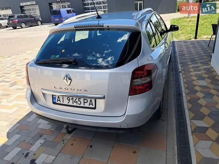 Renault Laguna 2012 photo 3