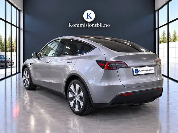 Tesla Model Y 2023 photo 3