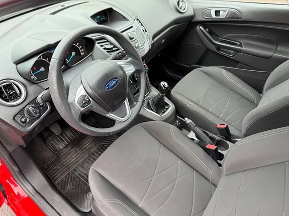 Ford Fiesta 2014 photo 5