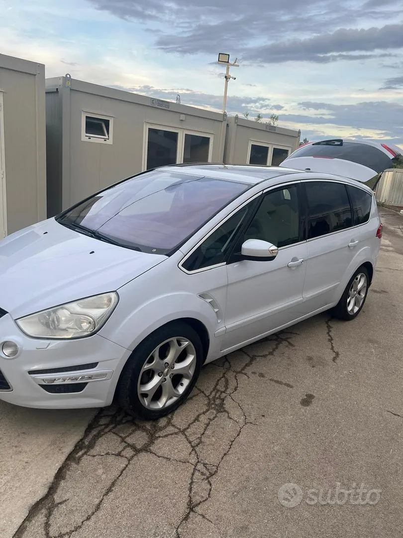 Ford S-Max 2010 photo 4