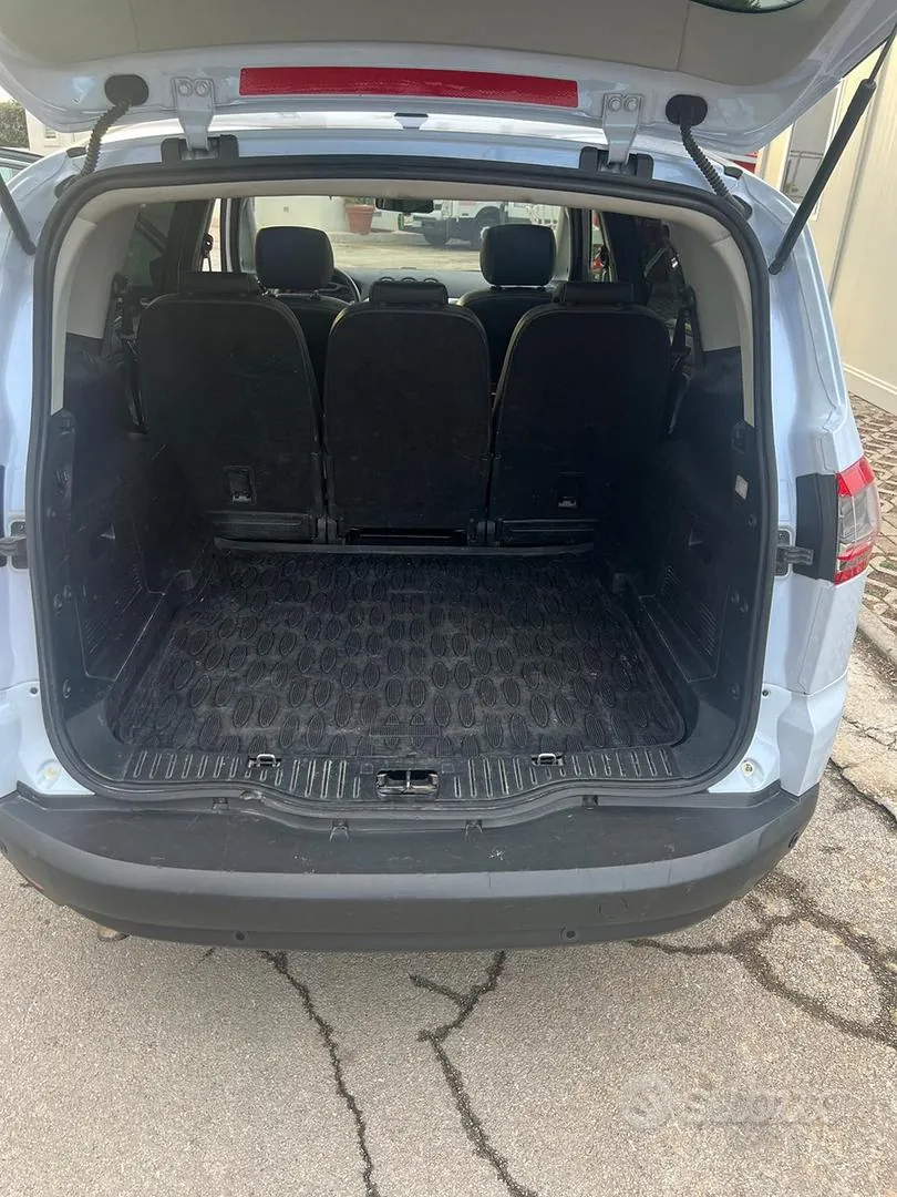 Ford S-Max 2010 photo 5