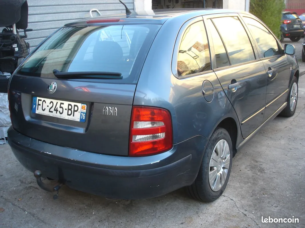 Skoda Fabia 2004 photo 4