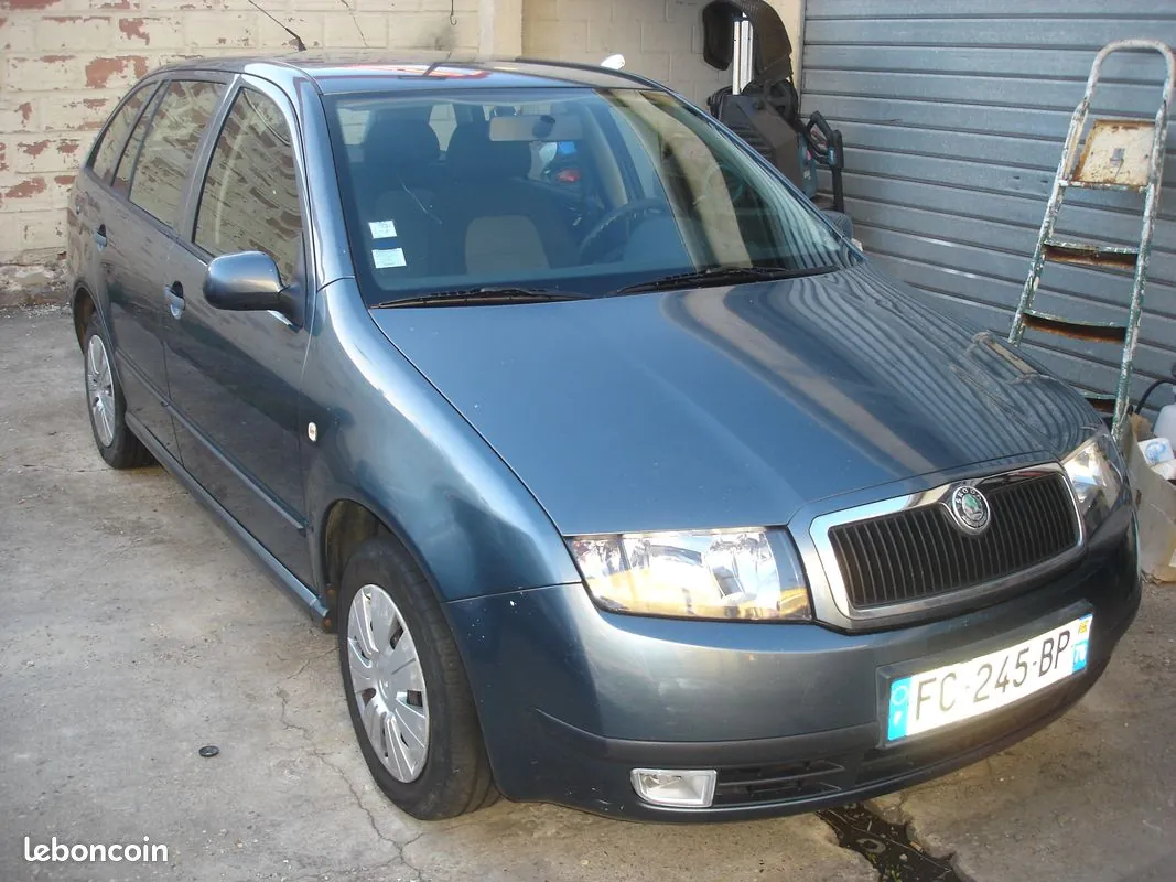 Skoda Fabia 2004 photo 2