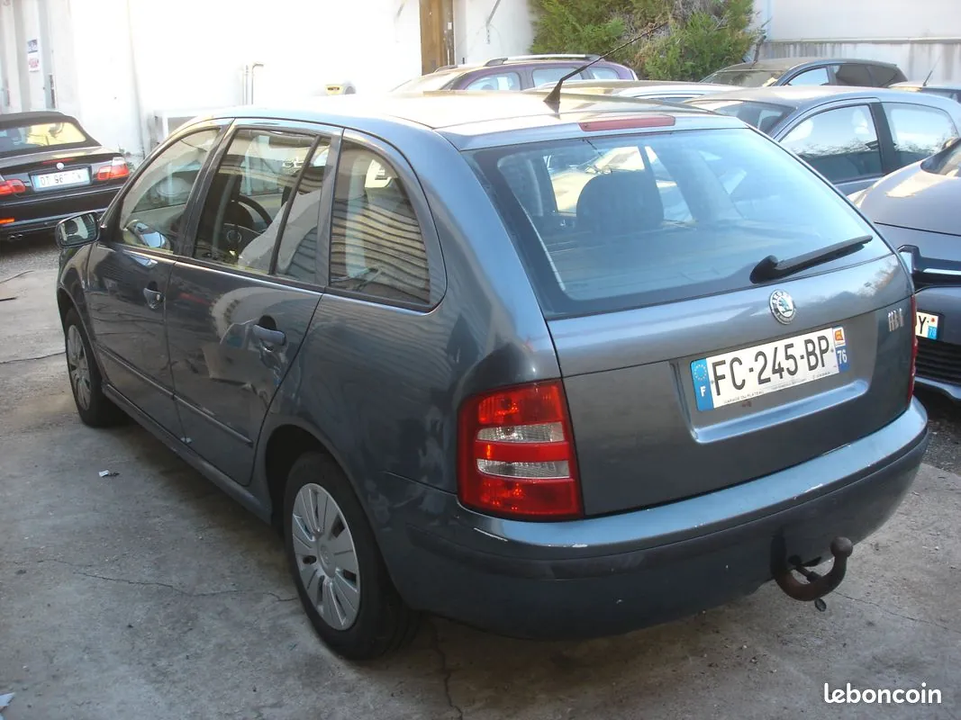 Skoda Fabia 2004 photo 3