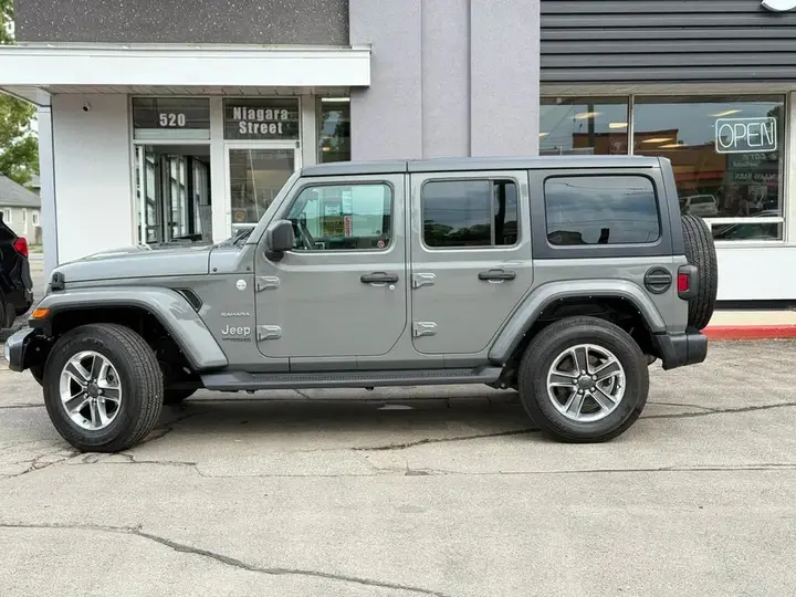 Jeep Wrangler 2021 photo 2