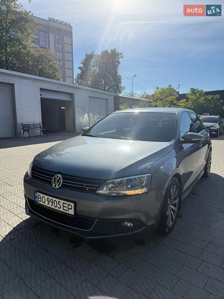 Volkswagen Jetta 2011 photo 2