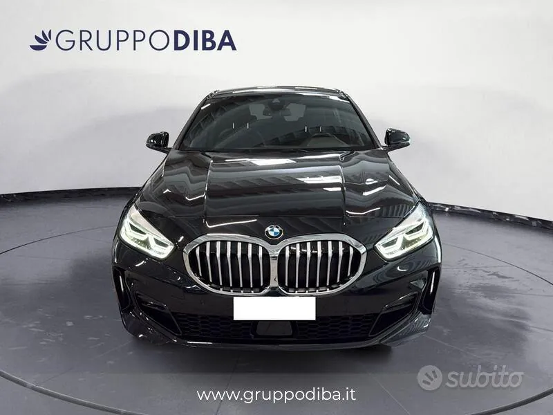 BMW 1 Series 2023 photo 2
