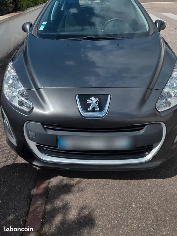 Peugeot 308 2012 photo 2