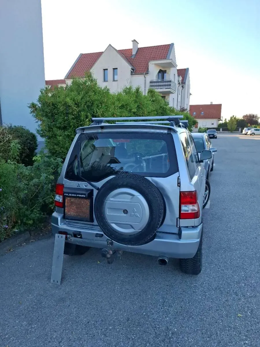Mitsubishi Pajero 2004 photo 3