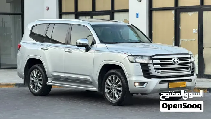 Toyota Land Cruiser 2022 photo 2