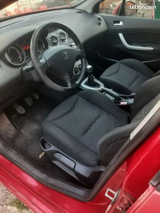 Peugeot 308 2008 photo 3