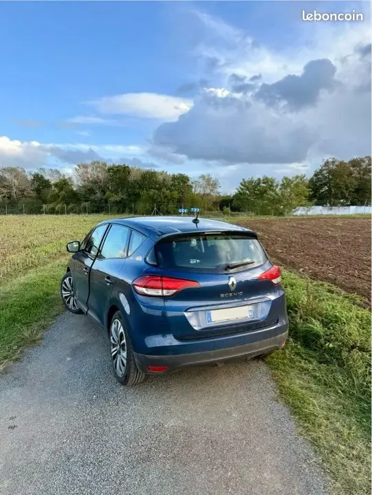 Renault Scenic 2018 photo 2