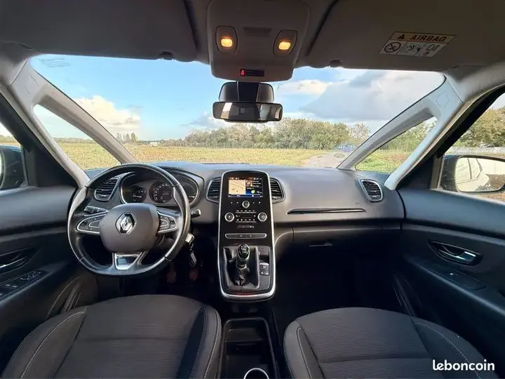 Renault Scenic 2018 photo 3