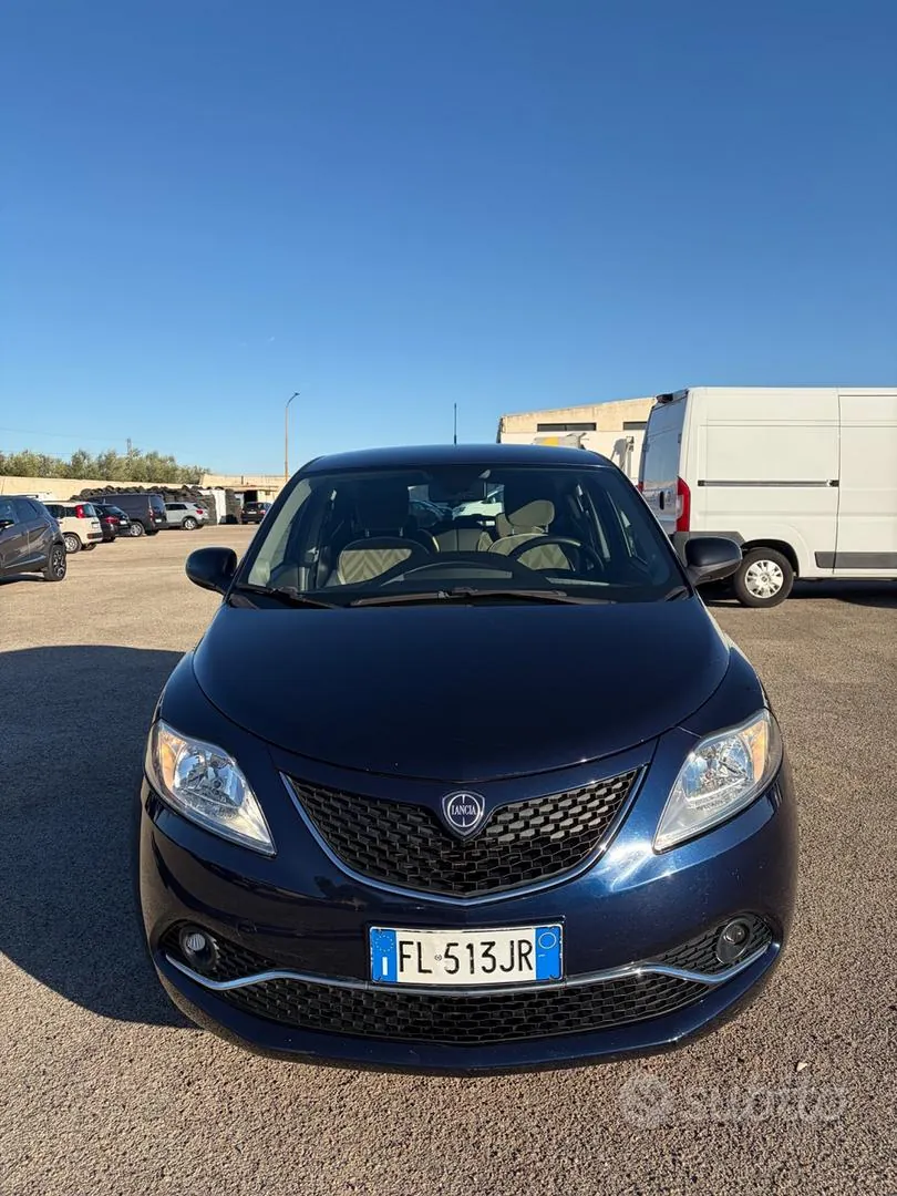 Lancia Ypsilon 2017 photo 2