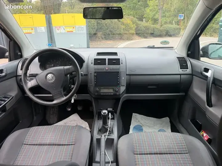 Volkswagen Polo 2008 photo 2
