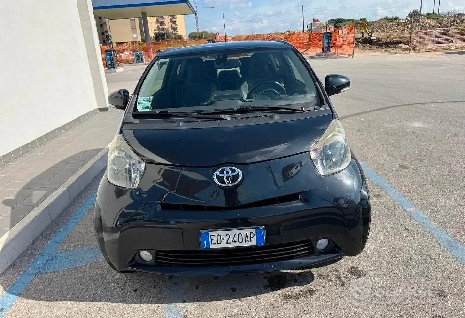 Toyota Iq 2010 photo 2