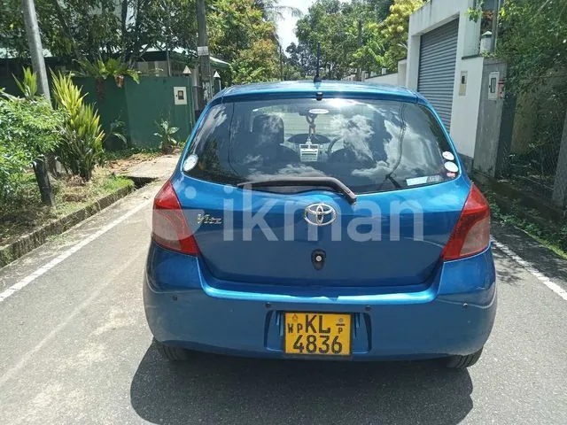 Toyota Vitz 2007 photo 2