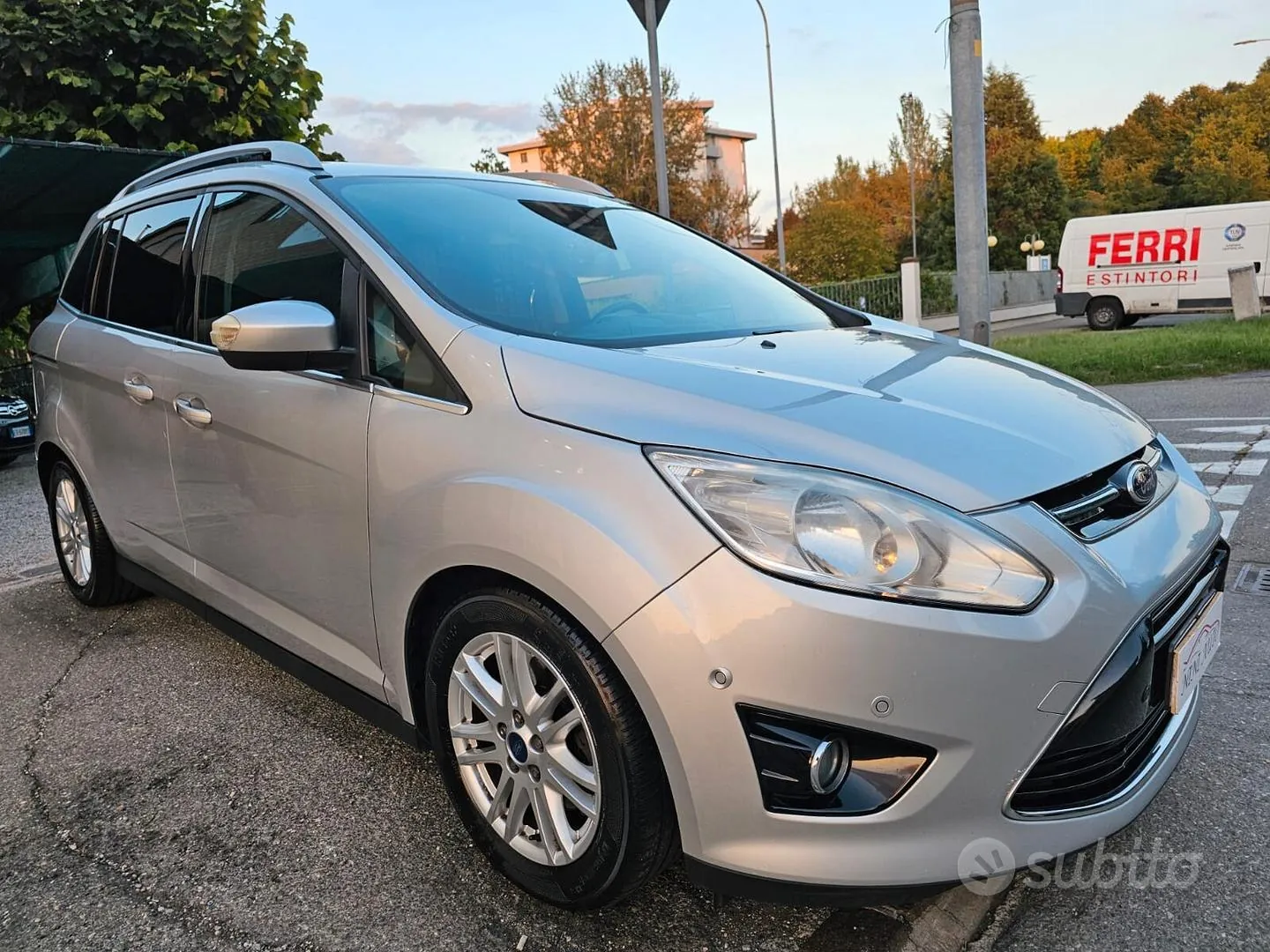 Ford C-Max 2013 photo 4