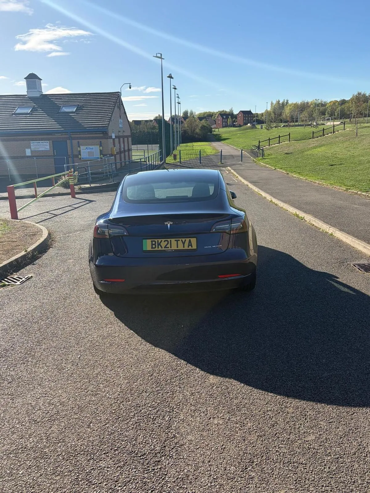 Tesla Model 3 2021 photo 2