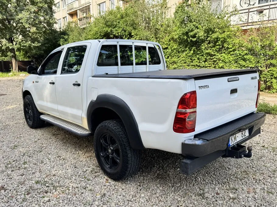 Toyota Hilux 2014 photo 4