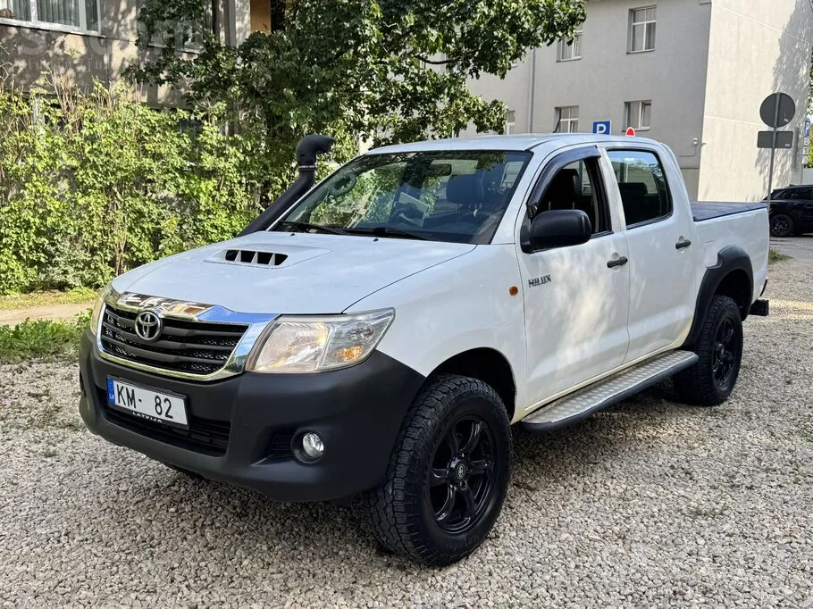 Toyota Hilux 2014 photo 2