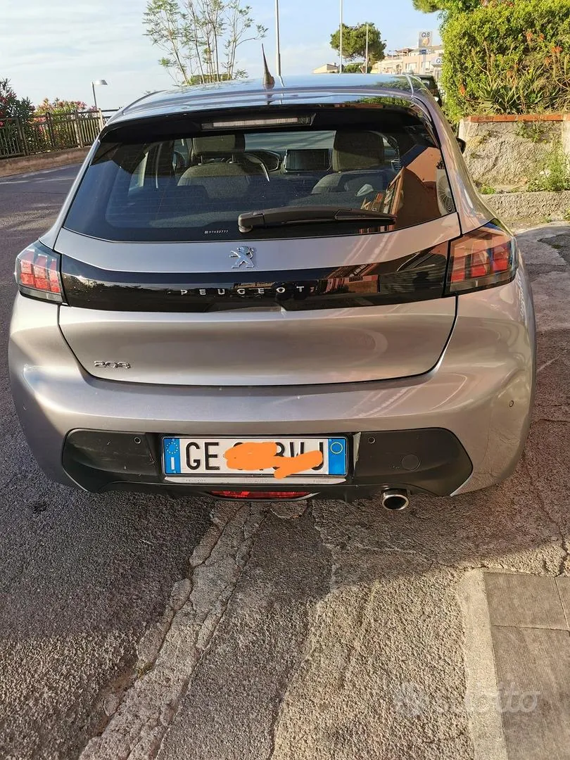 Peugeot 208 2021 photo 2