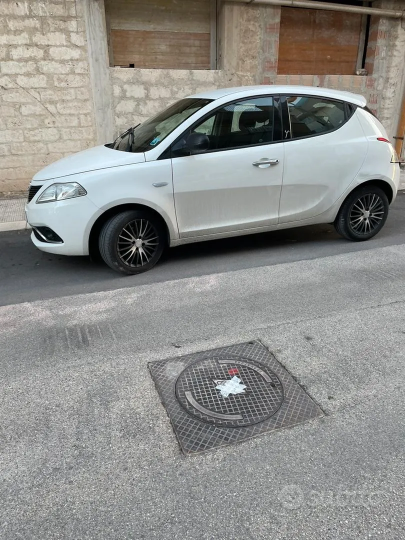 Lancia Ypsilon 2016 photo 3