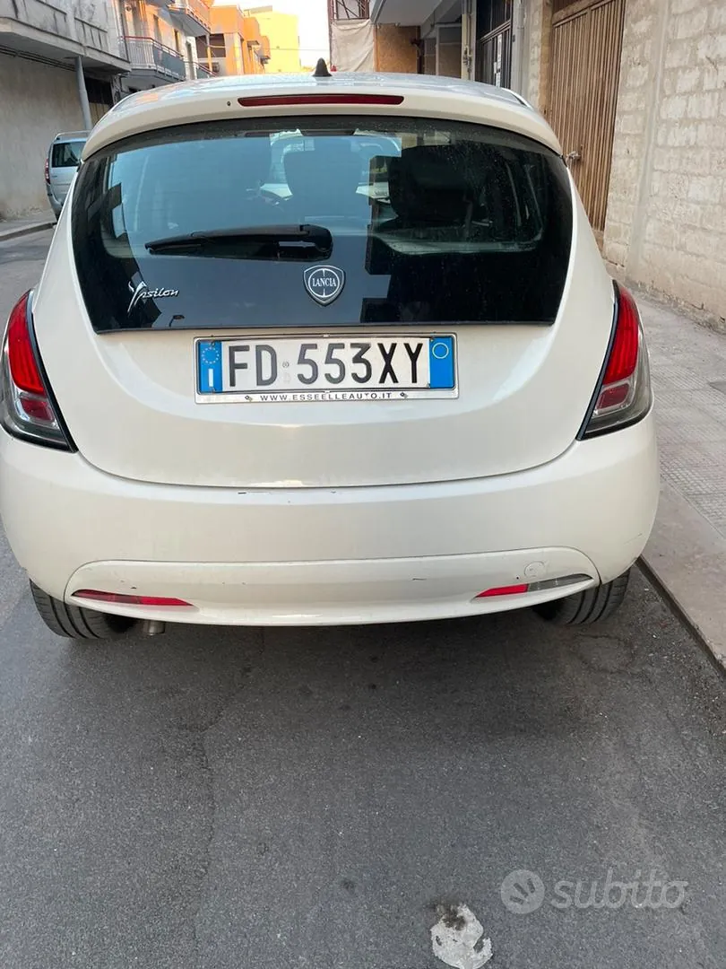 Lancia Ypsilon