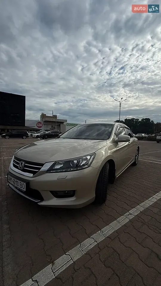 Honda Accord 2013 photo 2