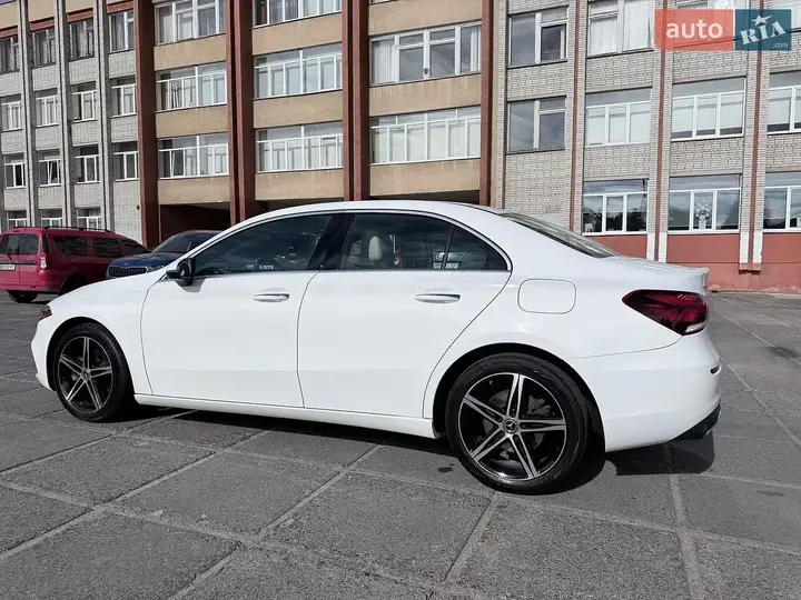 Mercedes-Benz A-Class 2019 photo 3