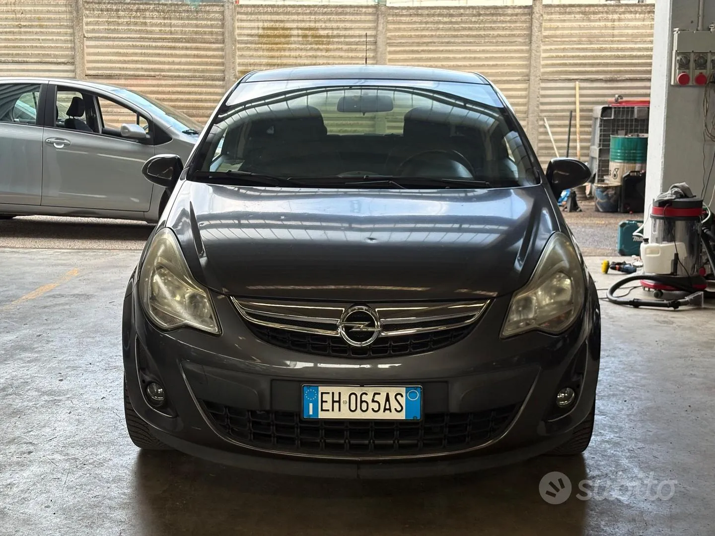 Opel Corsa 2011 photo 2