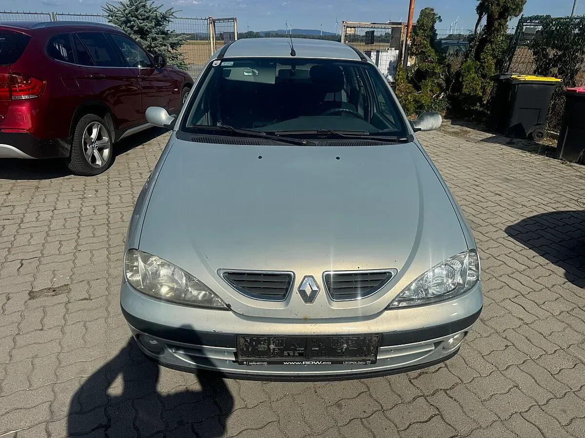 Renault Megane 2001 photo 2