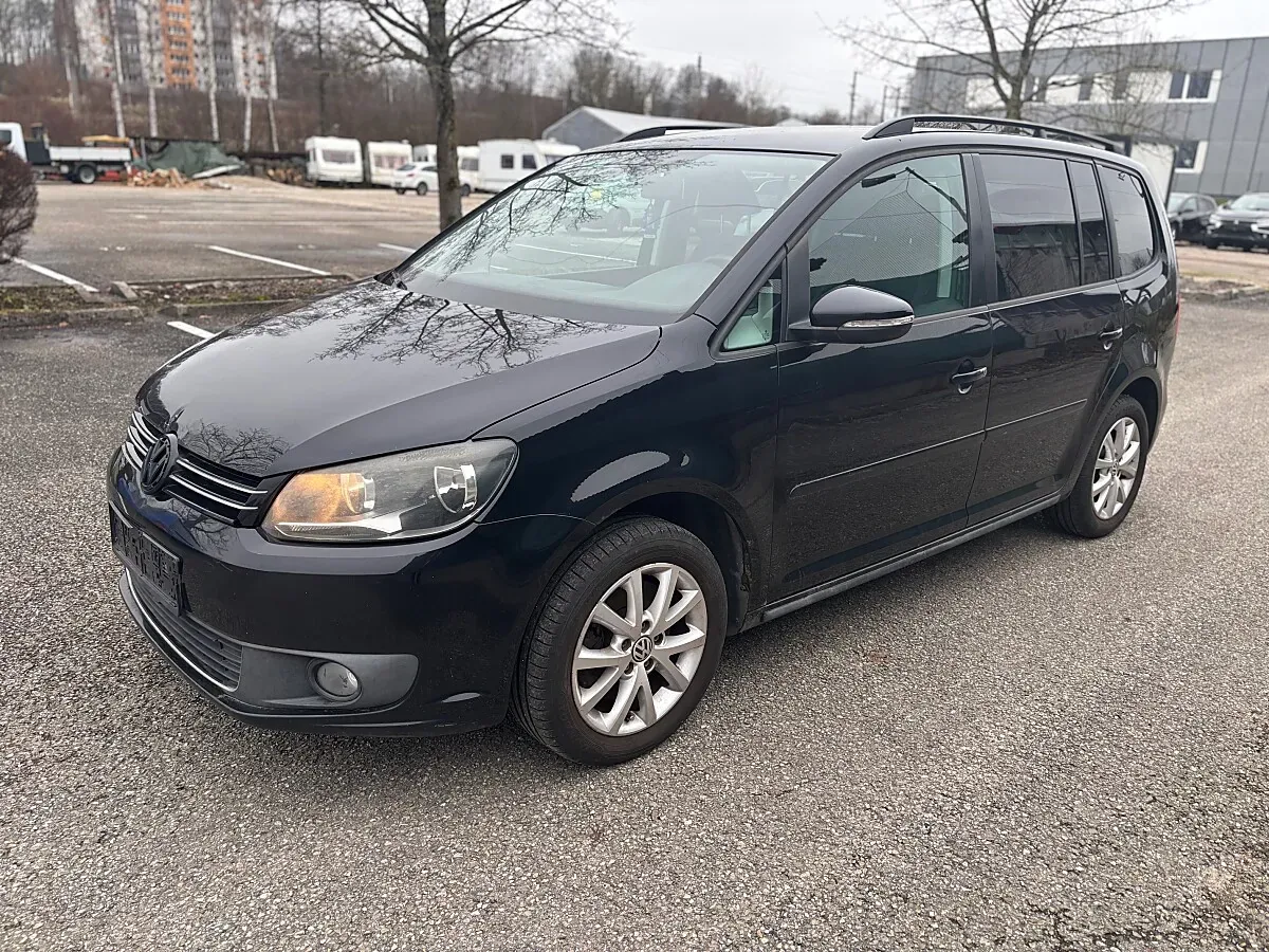Volkswagen Touran 2010 photo 2
