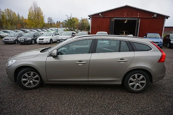 Volvo V60 2012 photo 3