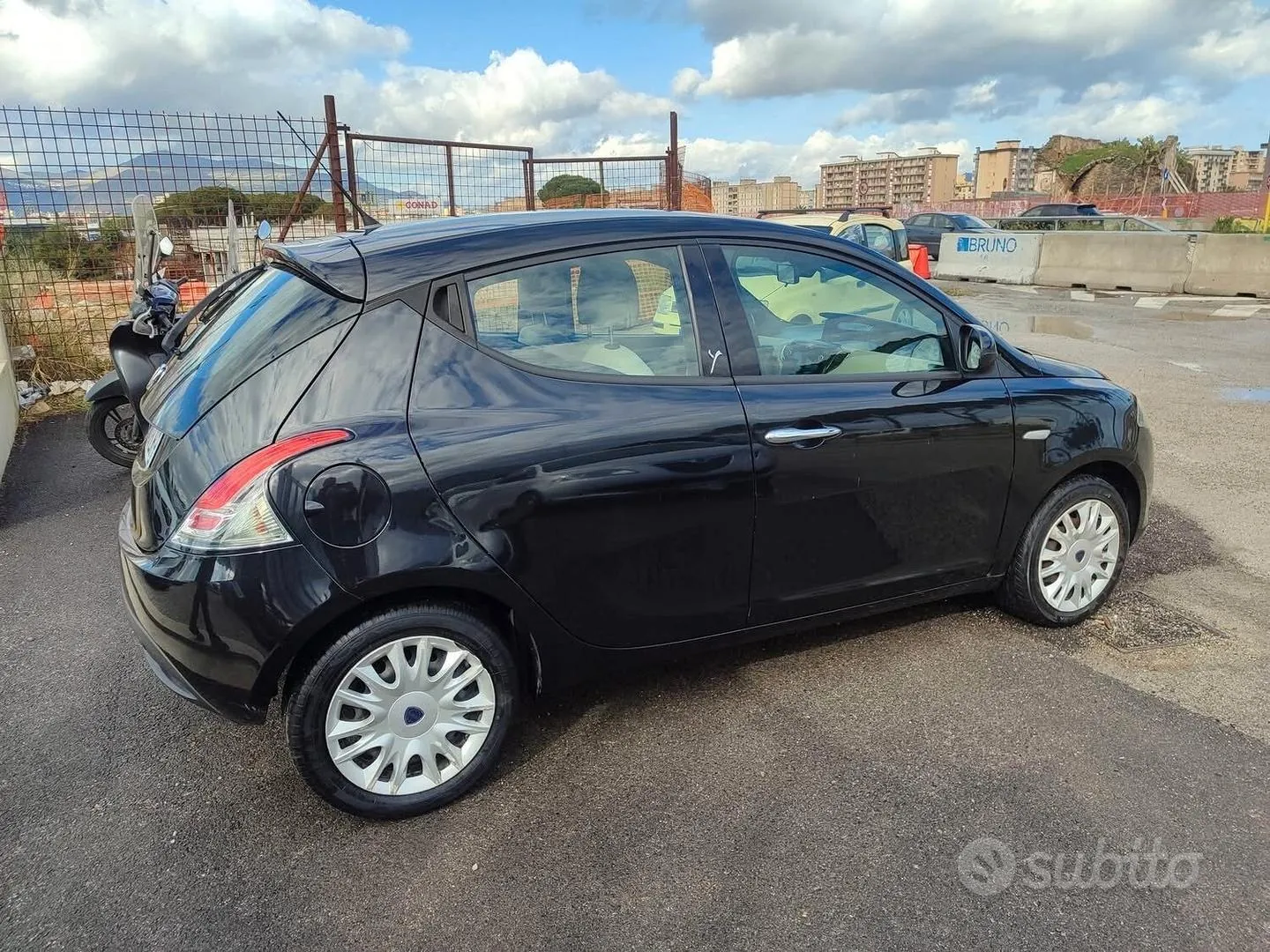 Lancia Ypsilon 2014 photo 2