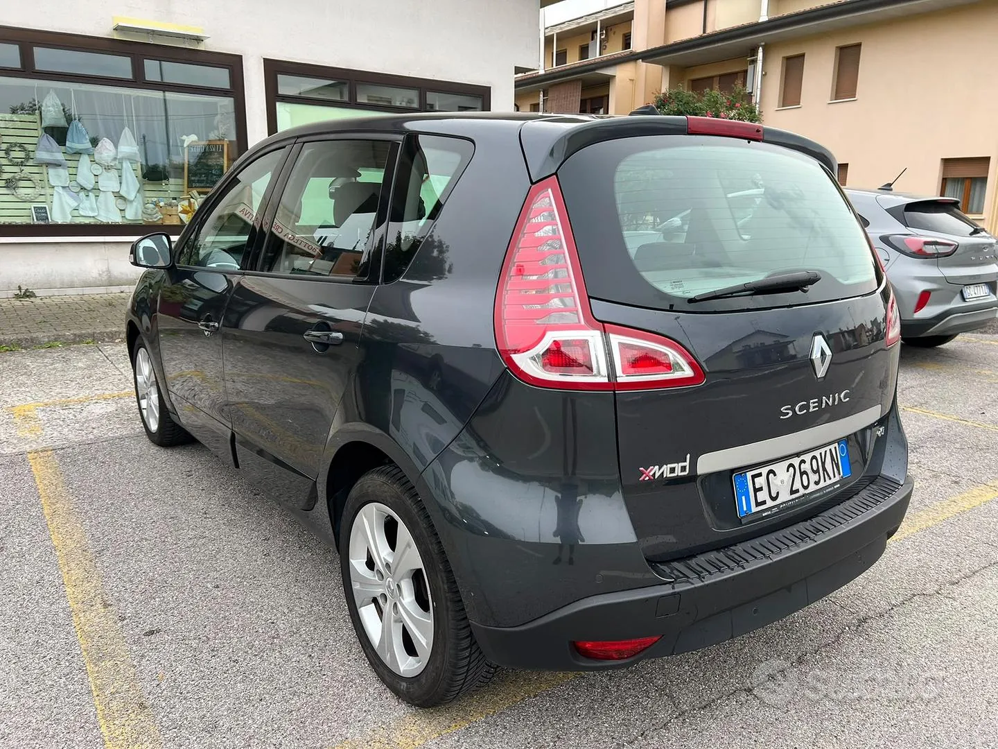 Renault Scenic 2010 photo 3