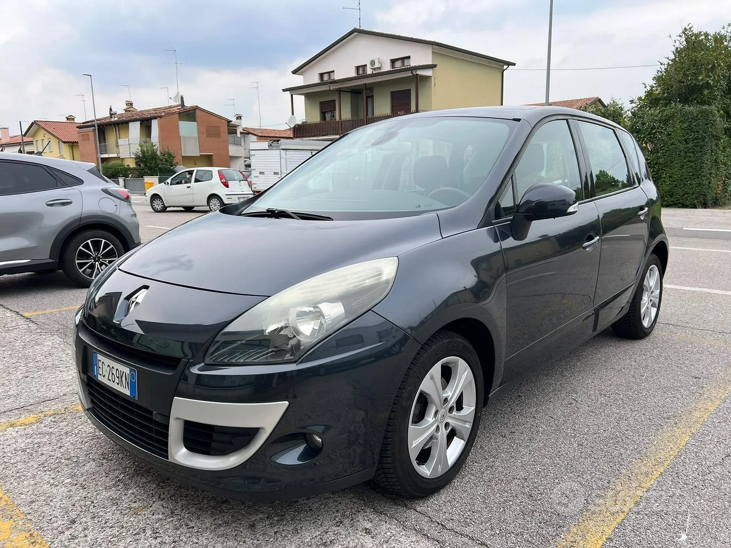 Renault Scenic 2010 photo 4