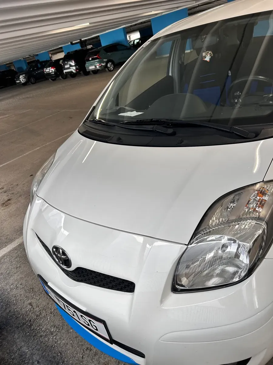 Toyota Yaris 2010 photo 3