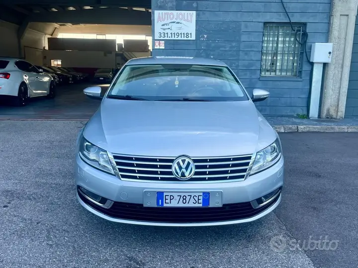 Volkswagen Passat 2012 photo 2