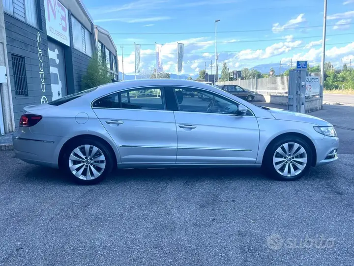 Volkswagen Passat 2012 photo 4
