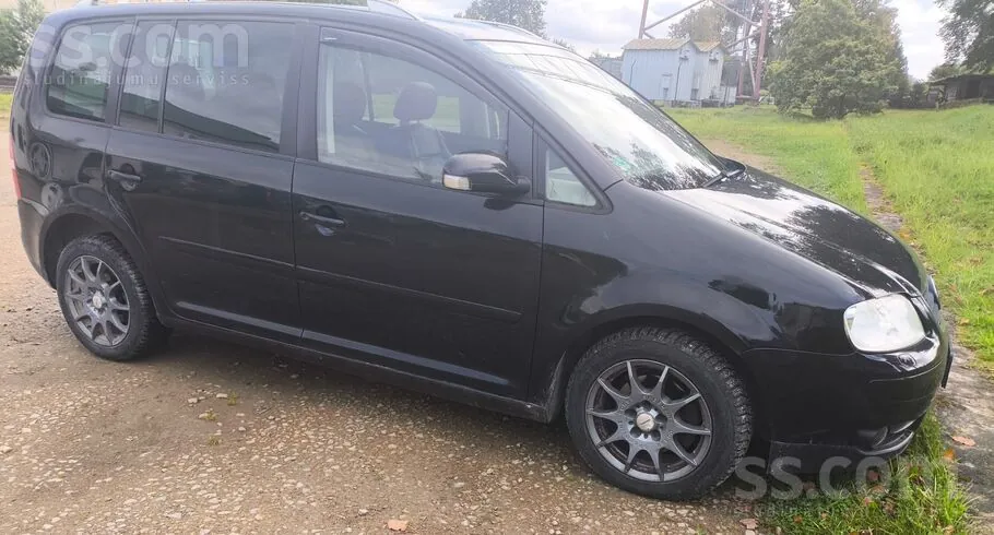 Volkswagen Touran 2005 photo 2