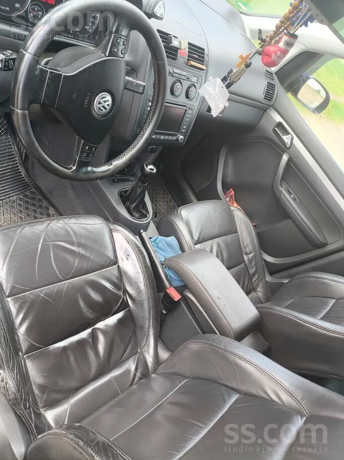 Volkswagen Touran 2005 photo 4