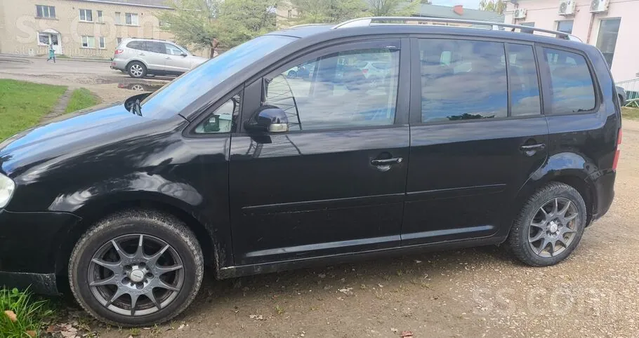 Volkswagen Touran 2005 photo 3