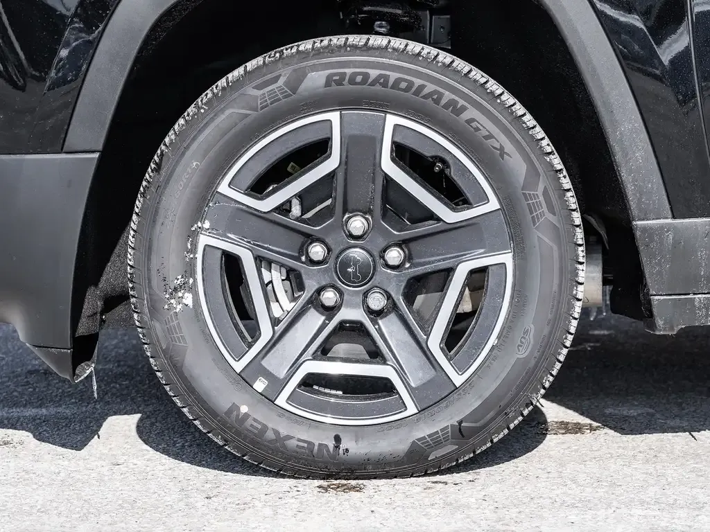 Jeep Cherokee 2026 photo 4