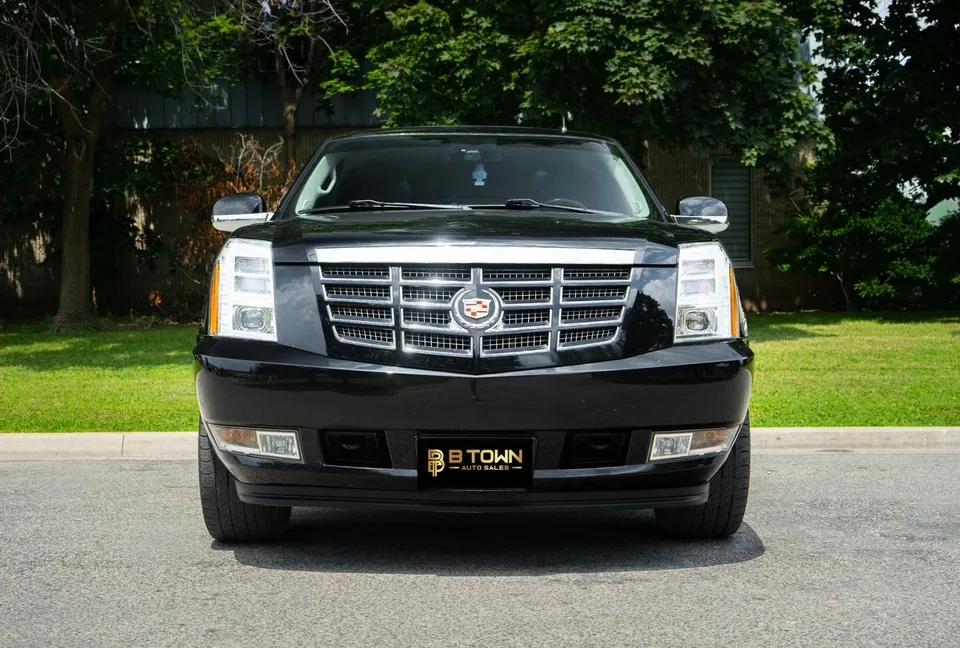 Cadillac Escalade 2012 photo 2