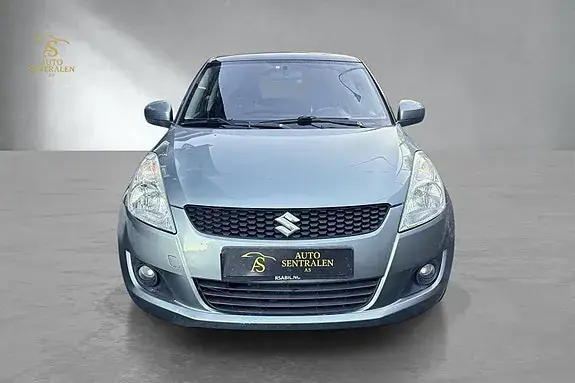 Suzuki Swift 2010 photo 2