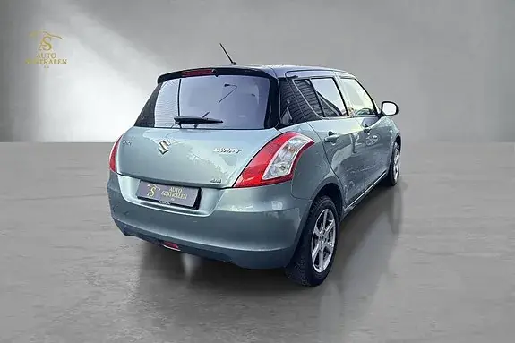 Suzuki Swift 2010 photo 4