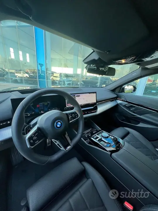 BMW 530E 2025 photo 5