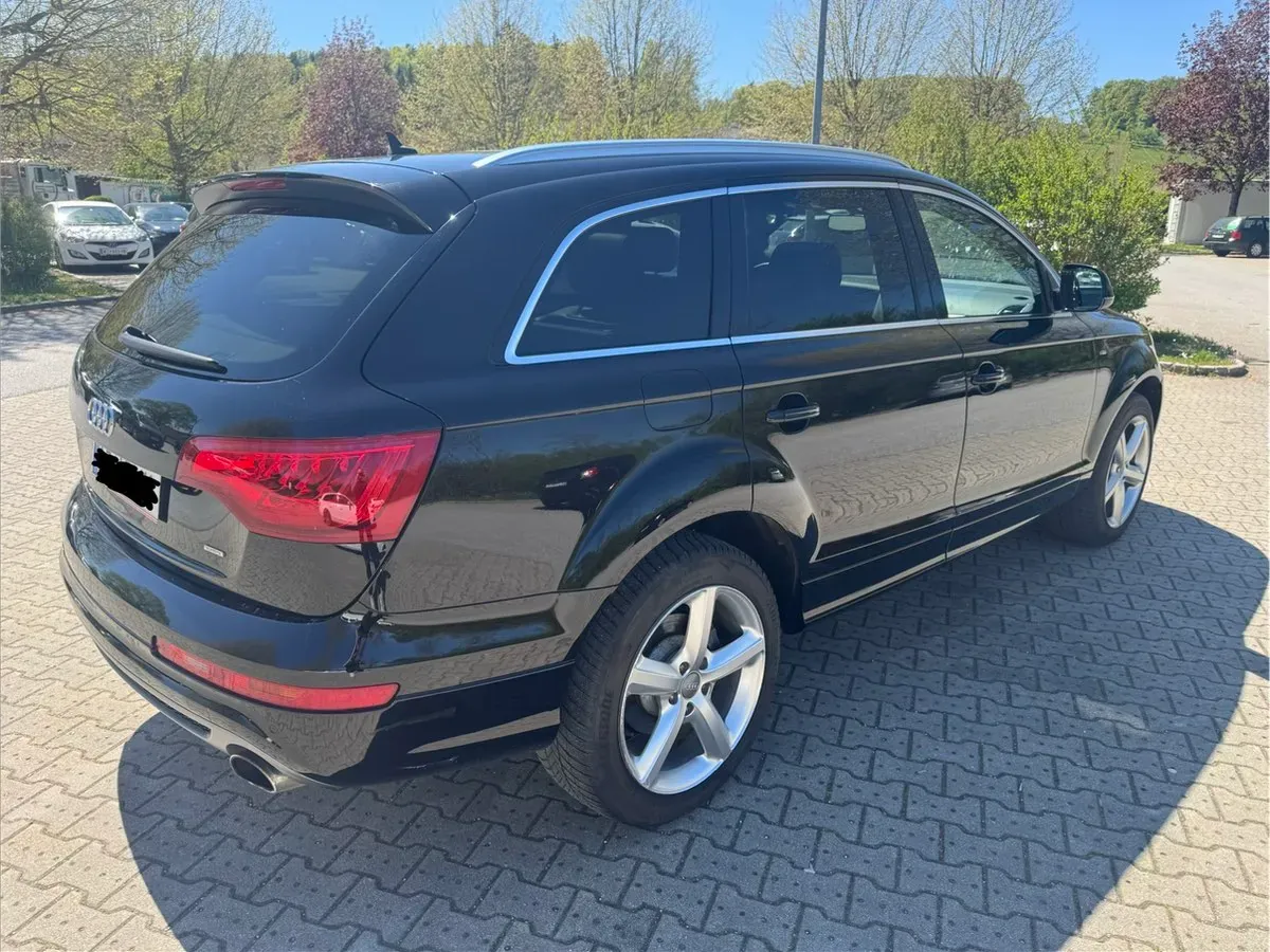 Audi Q7 2014 photo 2
