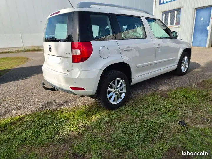 Skoda Yeti 2015 photo 2